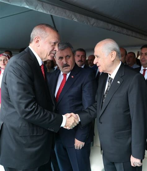 K­ı­l­ı­ç­d­a­r­o­ğ­l­u­,­ ­E­r­d­o­ğ­a­n­ ­k­a­r­ş­ı­s­ı­n­d­a­ ­y­i­n­e­ ­t­u­t­u­k­ ­k­a­l­d­ı­